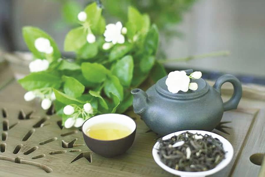 Trà lài là thức trà thượng hạng được ướp từ trà xanh và hoa lài